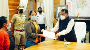 Mizoram Governor felicitates daily wager’s daughter who secured 8th rank in class 12 exams