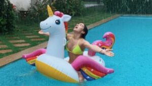 Sara Ali Khan’s Sultry Pictures Takes The Internet By Storm! View Pics