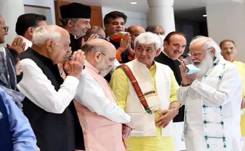 PM Modi meets J&K leaders